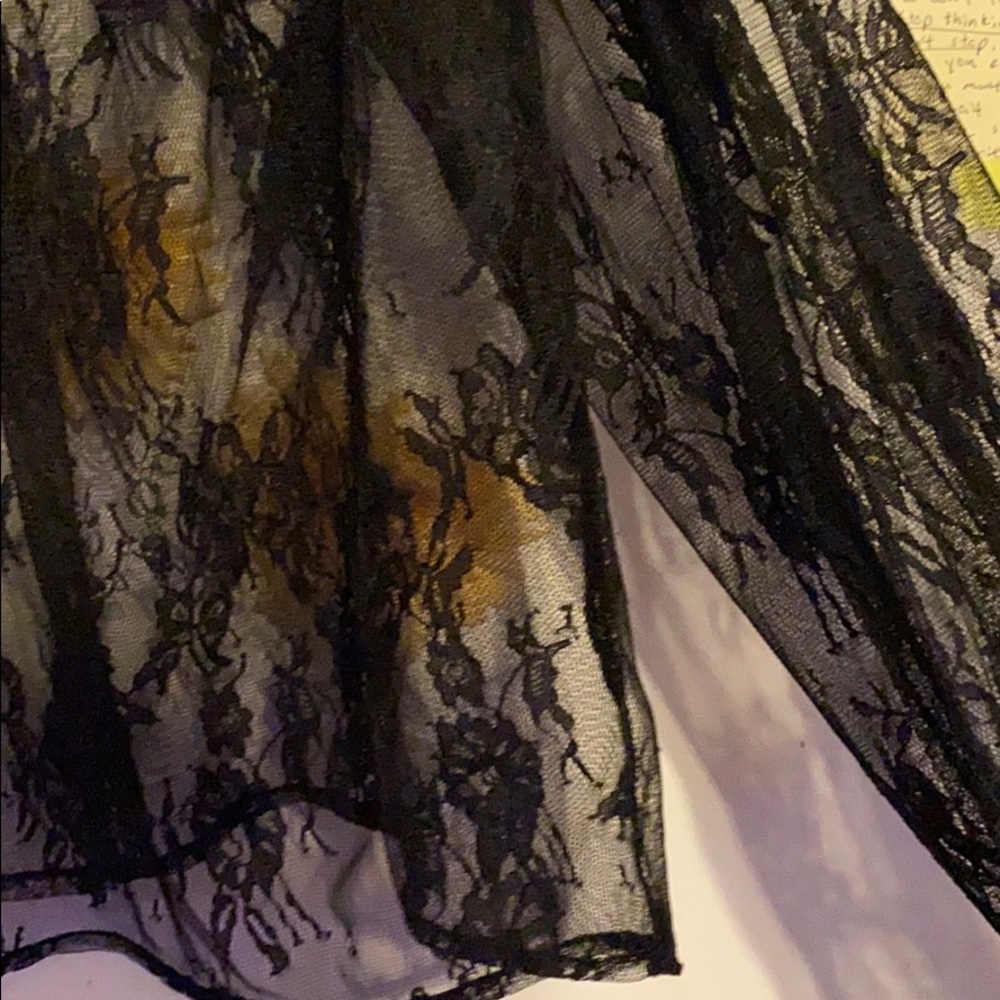 Lace top - Picture 2 of 2